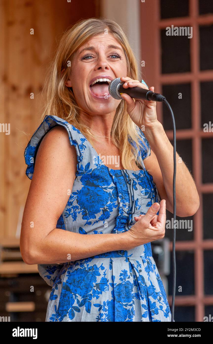 Pernilla wahlgren hi-res stock photography and images - Alamy
