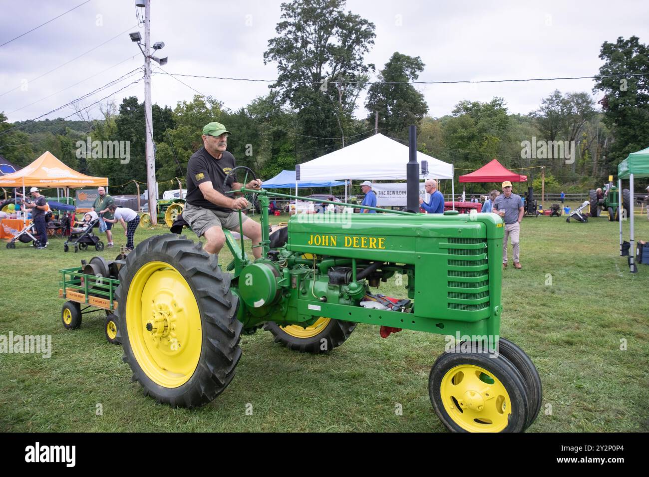 Unearth A Legend Your Dream Vintage John Deere Tractor Awaits