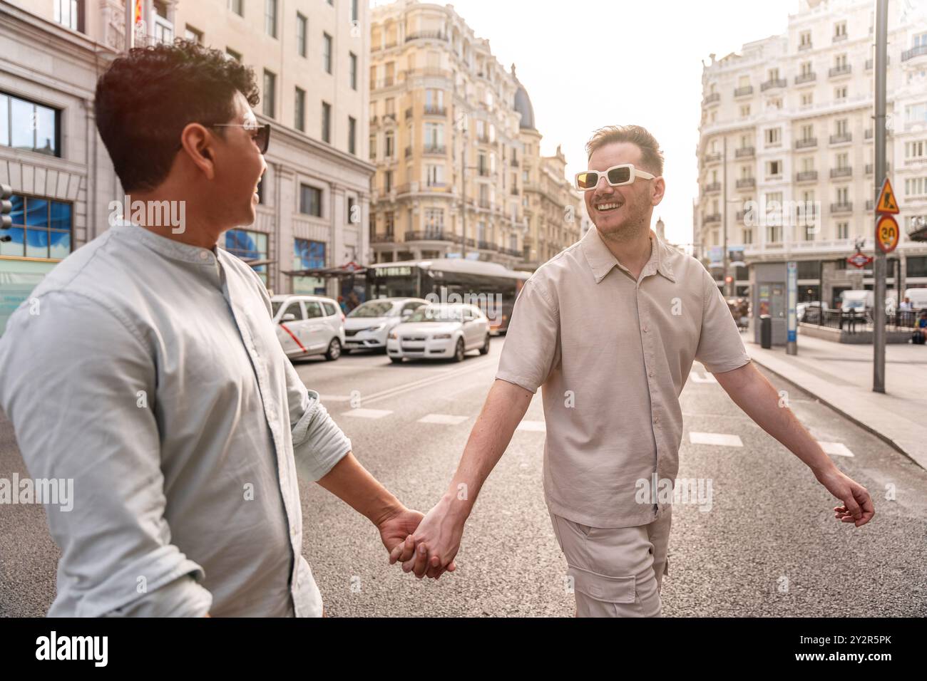 Gay men holding hands hi-res stock photography and images - Alamy