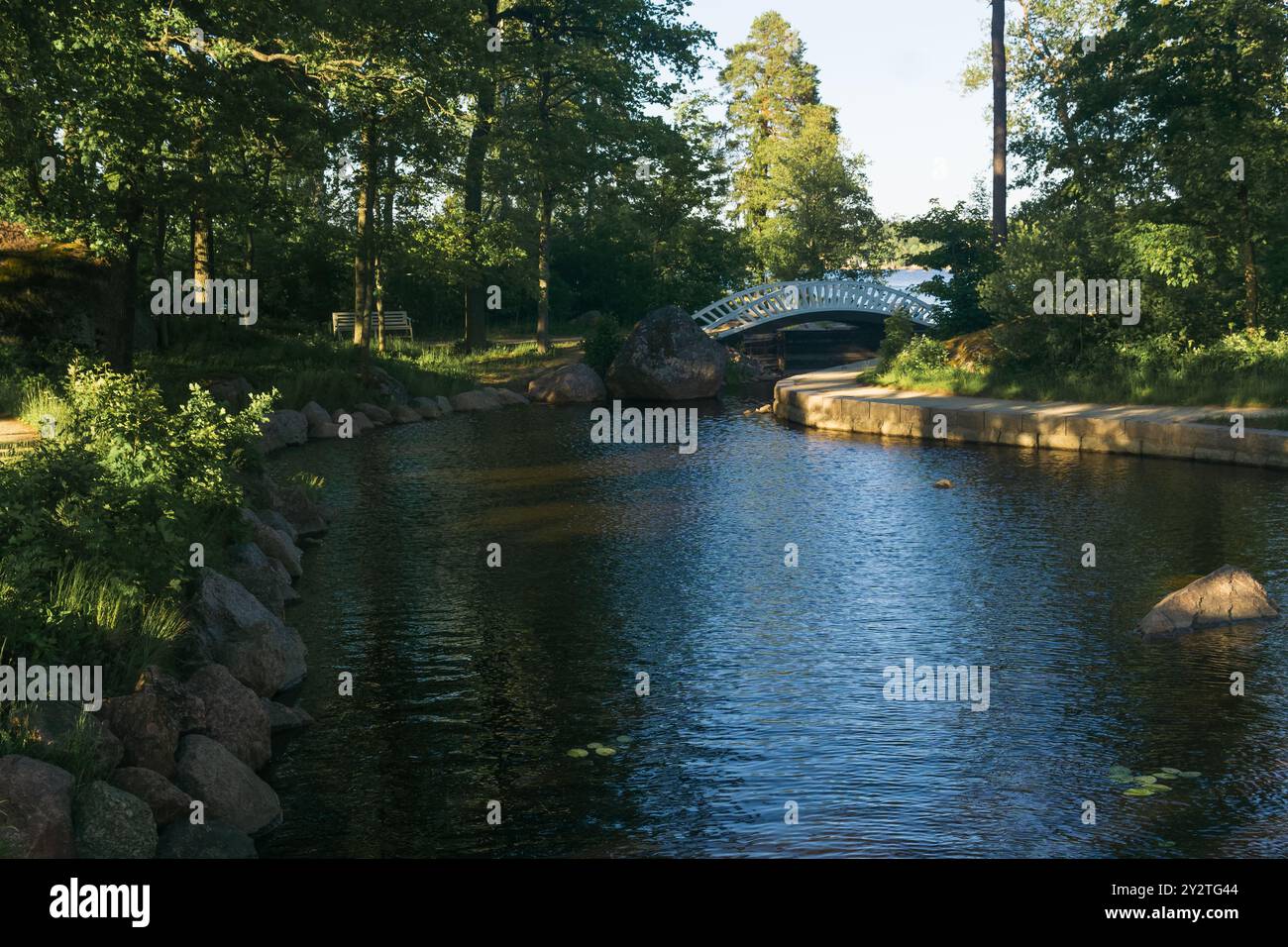 Arched pedestrian bridge lake hi-res stock photography and images - Alamy