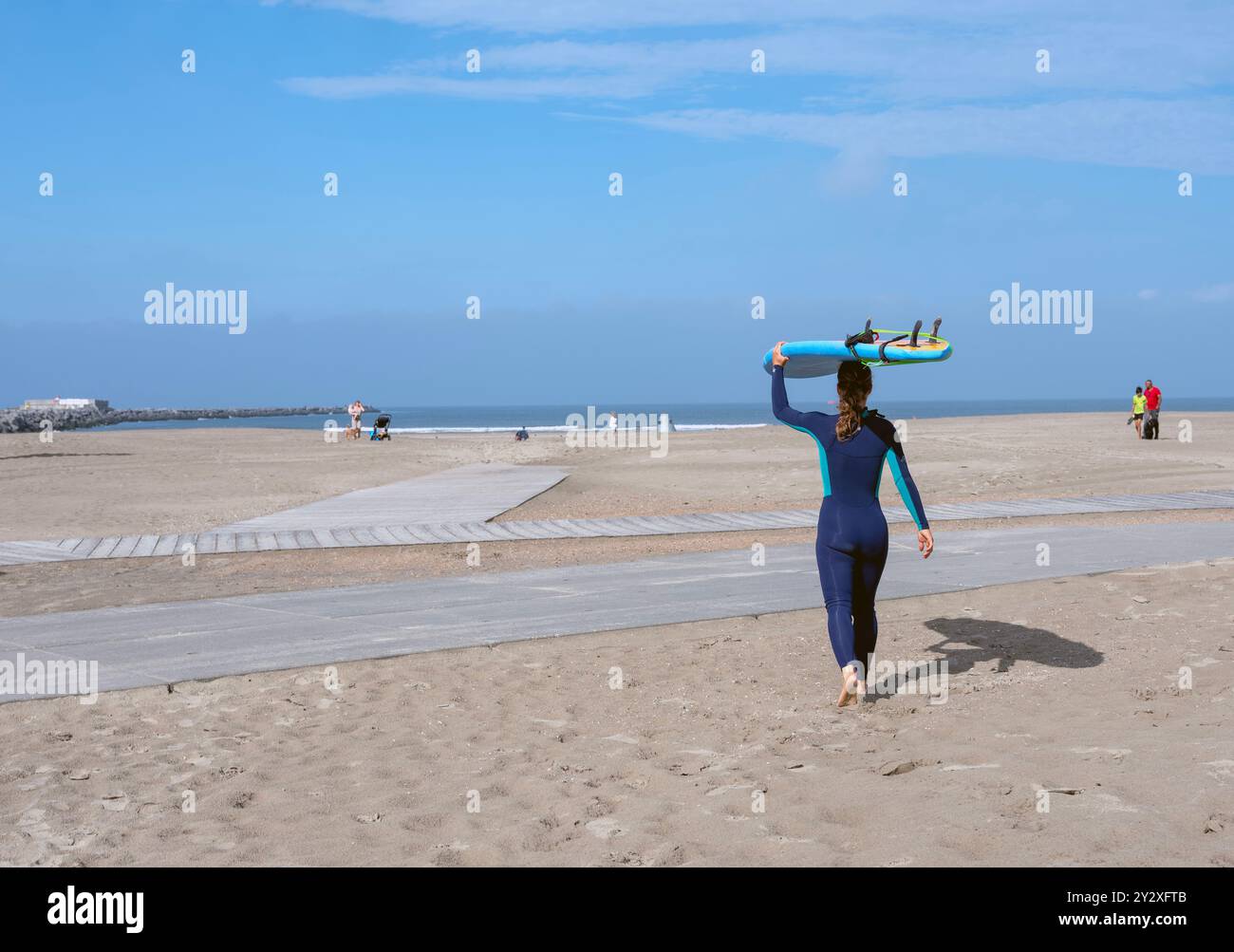 Silhouette woman towards sea hi-res stock photography and images - Alamy