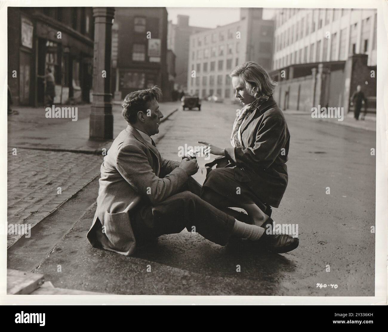 The Man in the White Suit (Ealing, 1951). Alec Guinness Stock Photo - Alamy