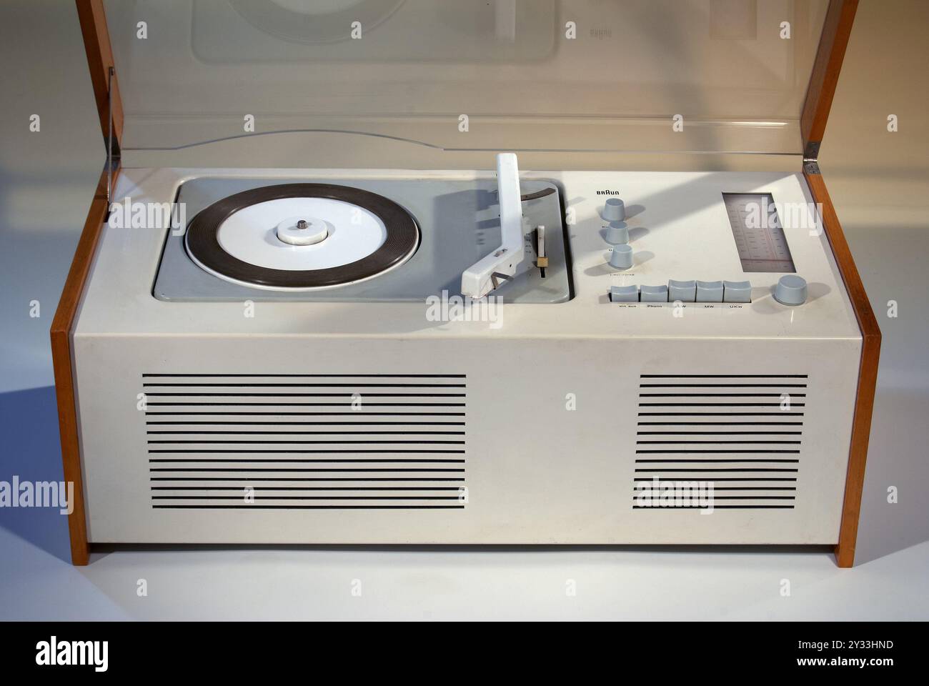Braun radio hi-res stock photography and images - Alamy