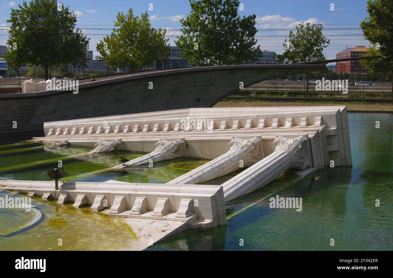 Memorial to the old National Theatre (Nemzeti Szinhaz) in the park in front of the new National Theatre, Ferencvaros, Budapest, Hungary Stock Photo