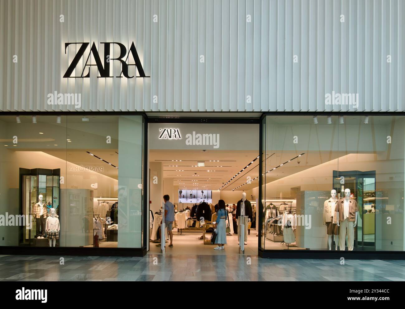 Entrance to the Zara clothing store Rio Shopping mall Valladolid Castile  and Leon Spain Stock Photo - Alamy, image size:1300x994