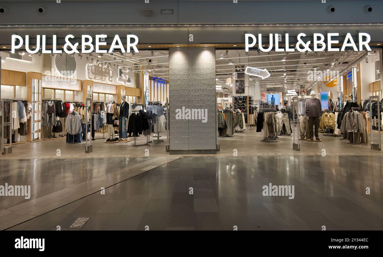 Shopping mall entrance hi-res stock photography and images - Page 2 - Alamy