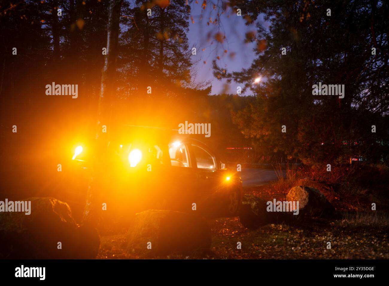 Car parked at roadside hi-res stock photography and images - Alamy