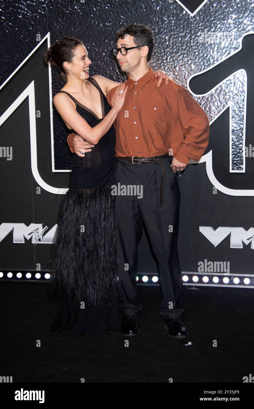 Margaret Qualley mit Ehemann Jack Antonoff bei der Verleihung der MTV