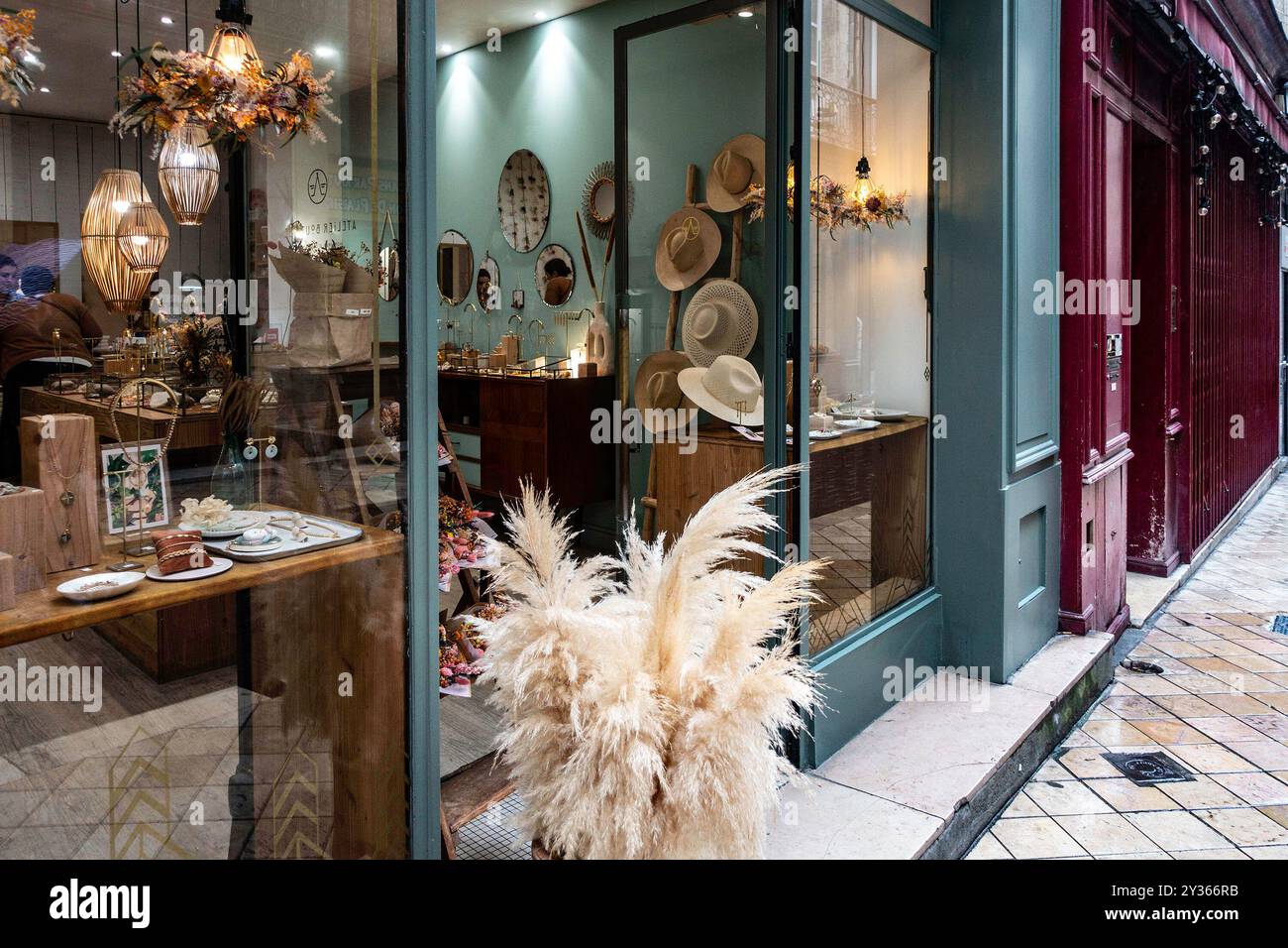 Apache Bijoutier, Bordeaux. Jewellery boutique store with elegant display. Stock Photo