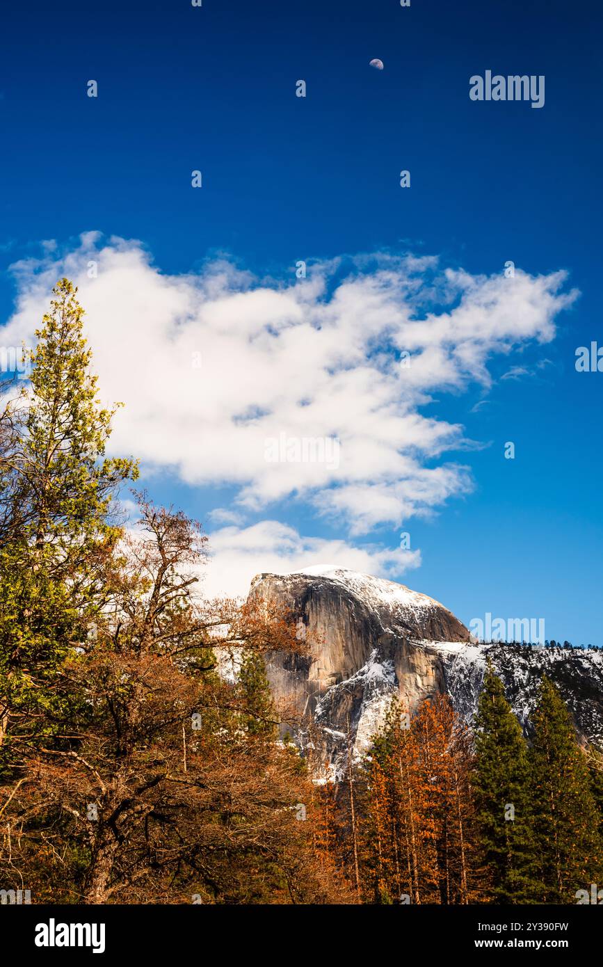 Iconic half dome yosemite hi-res stock photography and images - Alamy
