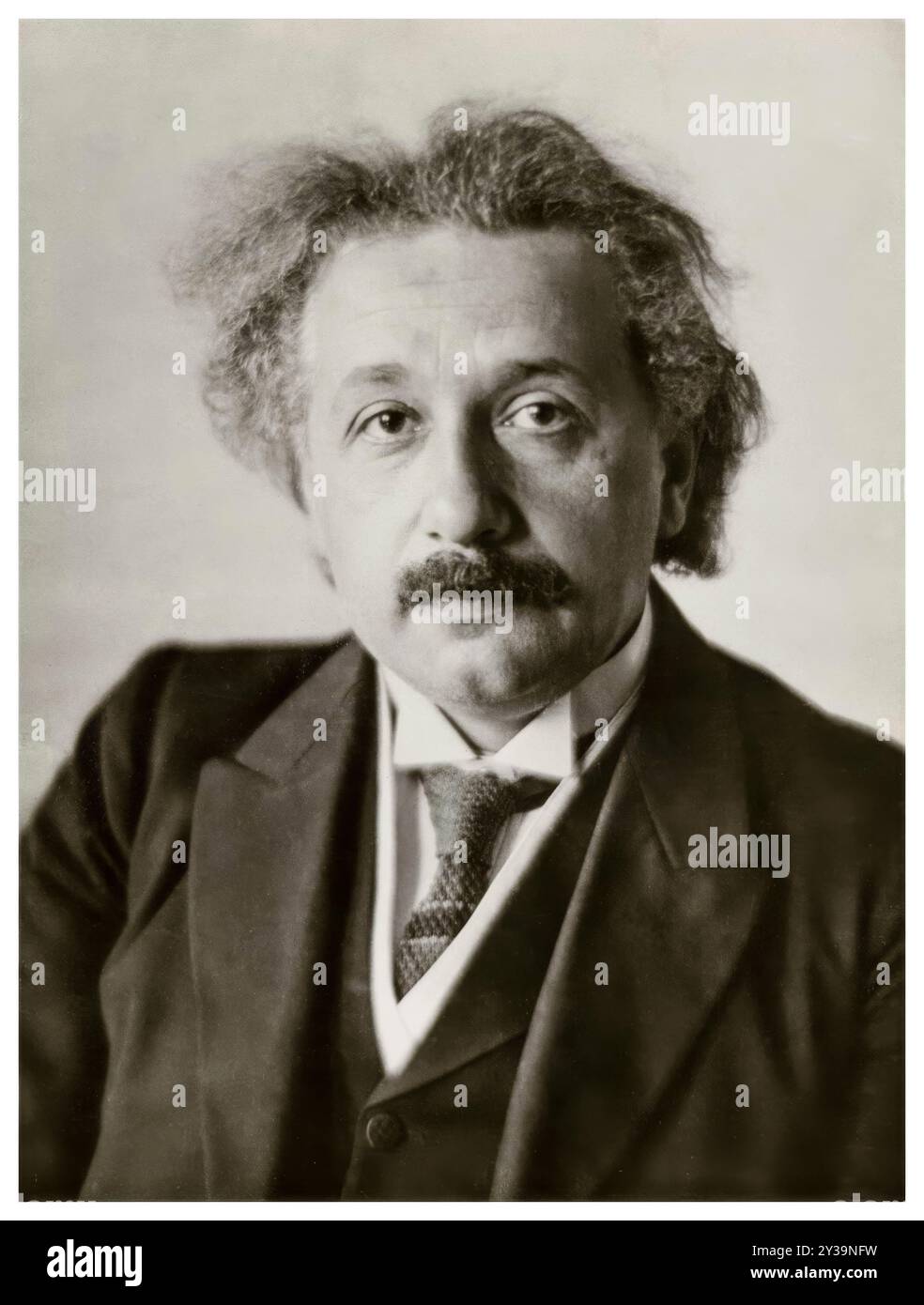 Albert Einstein (1879-1955), German born theoretical physicist, portrait photograph by Walter Benington for Elliott & Fry, 1928 Stock Photo