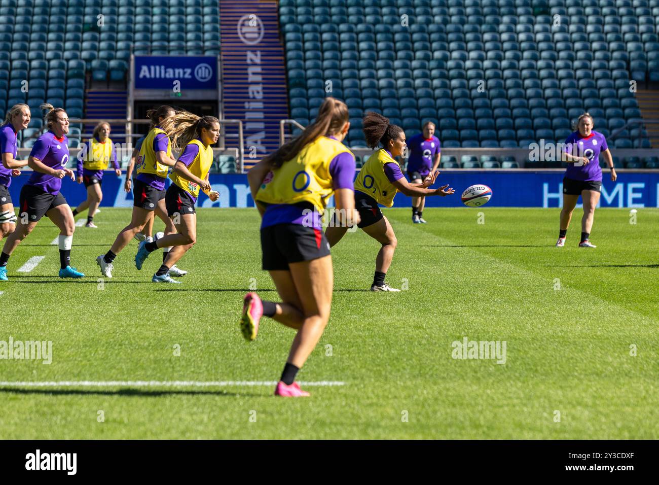 London, UK. 13th Sep, 2024. Tatyana Heard throwing the ball during the England Captain's Run at Allianz Stadium, Twickenham. UK © ️ Credit: Elsie Kibue/Alamy Live News Stock Photo
