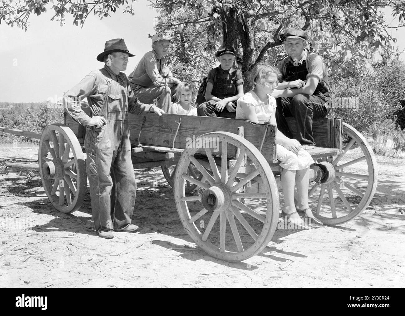 AMERICAN FAMILY in Lee County, Mississippi, in August 1935 Stock Photo