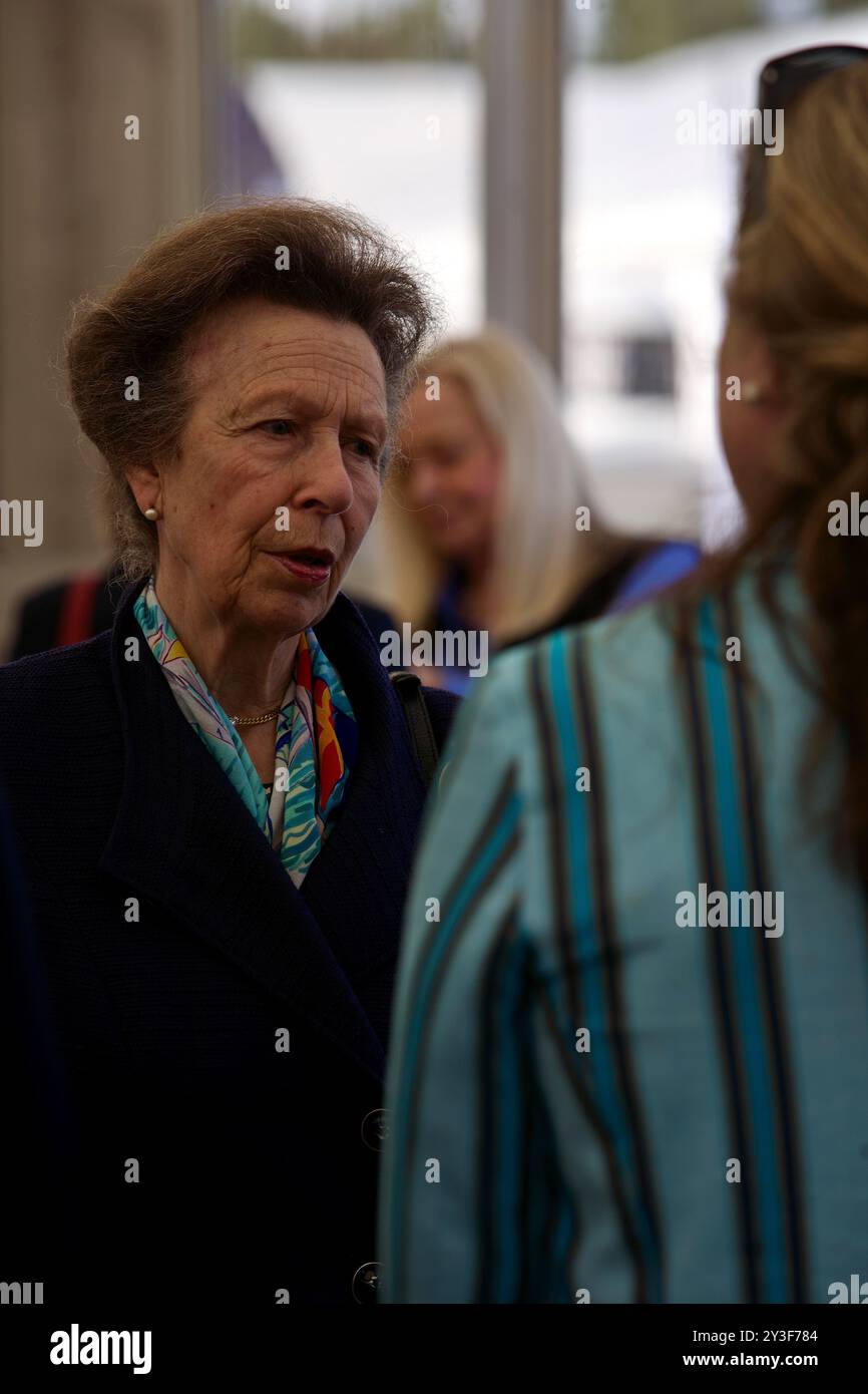Hrh princess anne boats hi-res stock photography and images - Alamy