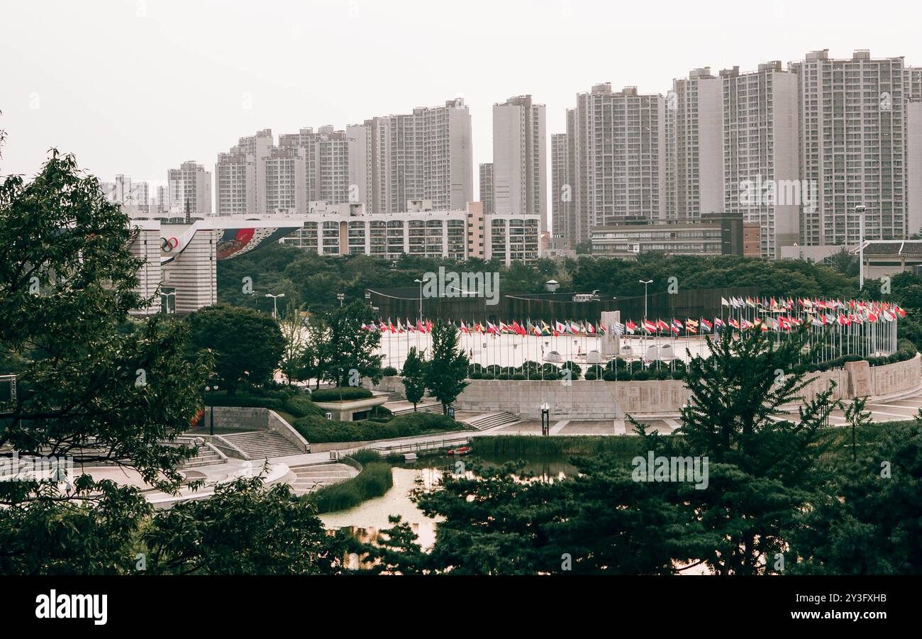 One Tree Hill in Seoul Olympic Park Host the 1988 Summer Olympics ...