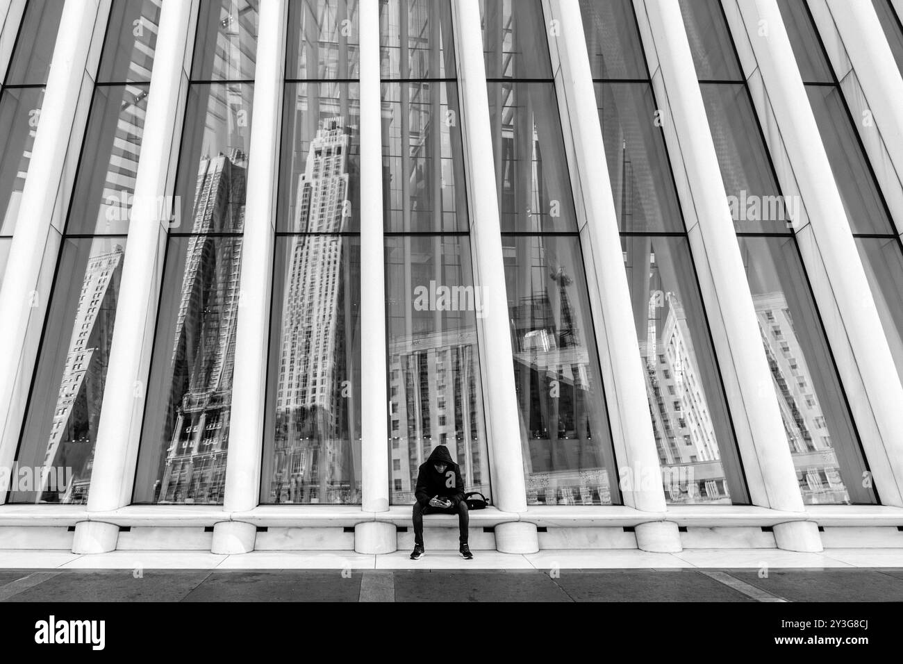 Reflective glass windows Black and White Stock Photos & Images - Alamy