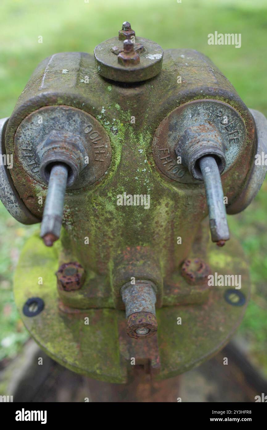 Schwesing, Schleswig-Holstein Hydrant auf dem Gelände der KZ-Gedenkstätte Husum-Schwesing. SS-Männer und manche Kapos nutzten den Hydranten zur Misshandlung der Häftlinge. Im KZ Husum-Schwesing wurden während der NS-Zeit 297 Menschen ermordet. Aufnahme vom 13.09.2024, Schwesing, Nordfriesland *** Schwesing, Schleswig Holstein Hydrant on the grounds of the Husum Schwesing concentration camp memorial site SS men and some Kapos used the hydrant to abuse the prisoners 297 people were murdered in the Husum Schwesing concentration camp during the Nazi era Photo taken on 13 09 2024, Schwesing, Nordfr Stock Photo