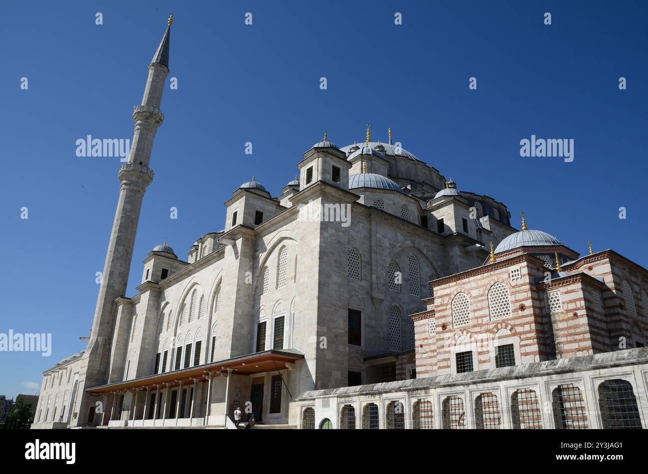 fatih-camii-fatih-istanbul-turkey-europe-asia-stock-photo-alamy