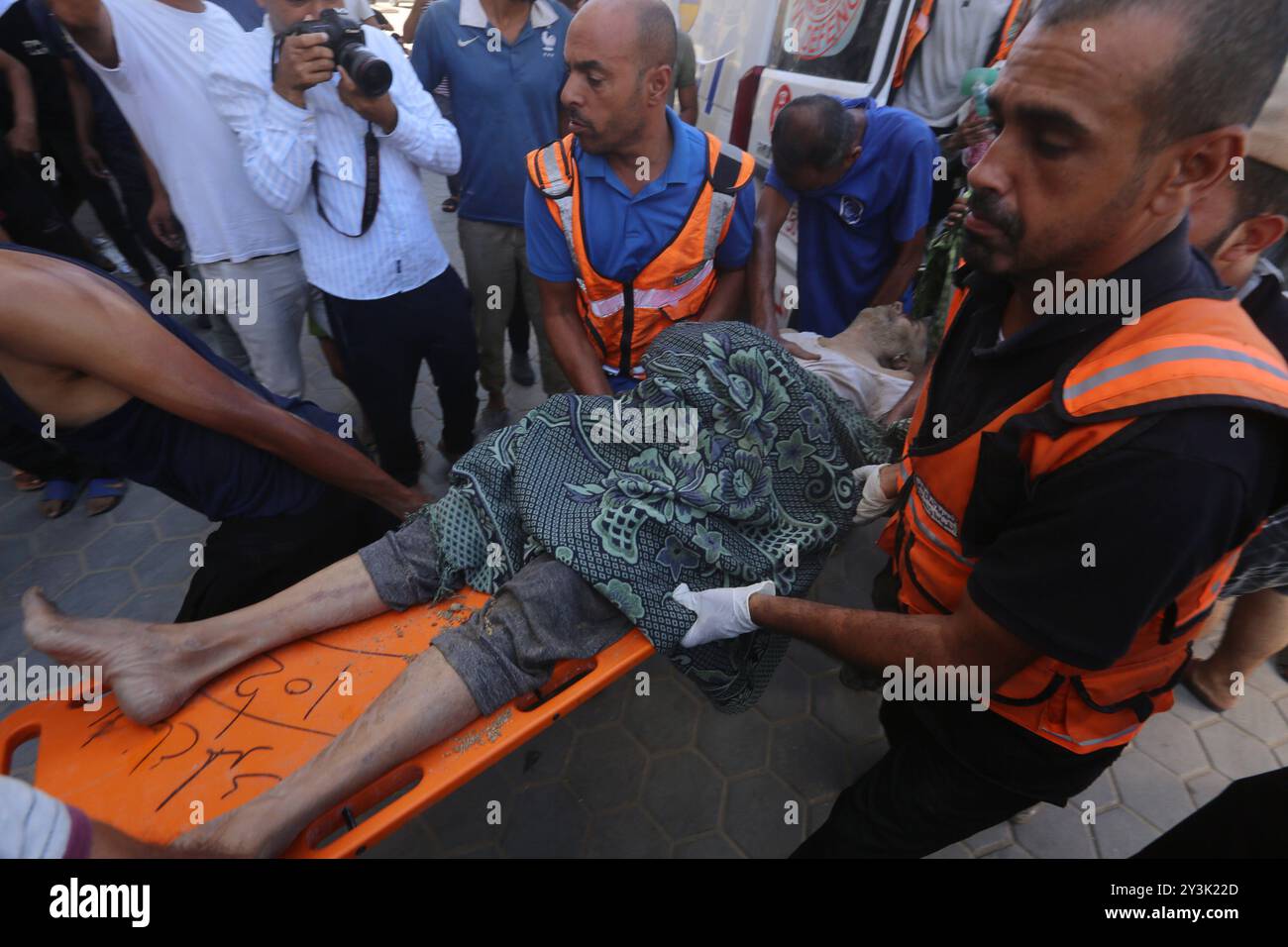 Injured Palestinians includ Children are brought to Al-Aqsa Hospital for medical treatment Injured Palestinians includ Children are brought to Al-Aqsa Hospital for medical treatment after Israeli attacks on Dair EL-Balah in central of Gaza Strip, on September 14, 2024. Photo by Omar Ashtawy apaimages Dair El-Balah Gaza Strip Palestinian Territory 140924 Dair EL-Balah OSH 1 0013 Copyright: xapaimagesxOmarxAshtawyxxapaimagesx Stock Photo