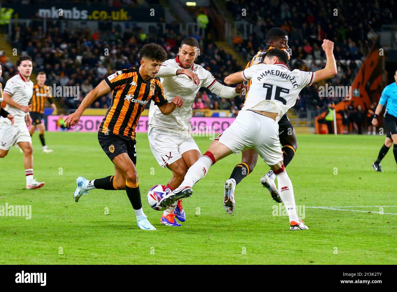 MKM Stadium, Hull, England - 14th September 2024 Mohamed Belloumi (33) of Hull City up against Anel Ahmedhodzic (15) of Sheffield United - during the game Hull City v Sheffield United, EFL Championship, 2024/25, MKM Stadium, Hull, England - 13th September 2024 Credit: Arthur Haigh/WhiteRosePhotos/Alamy Live News Stock Photo