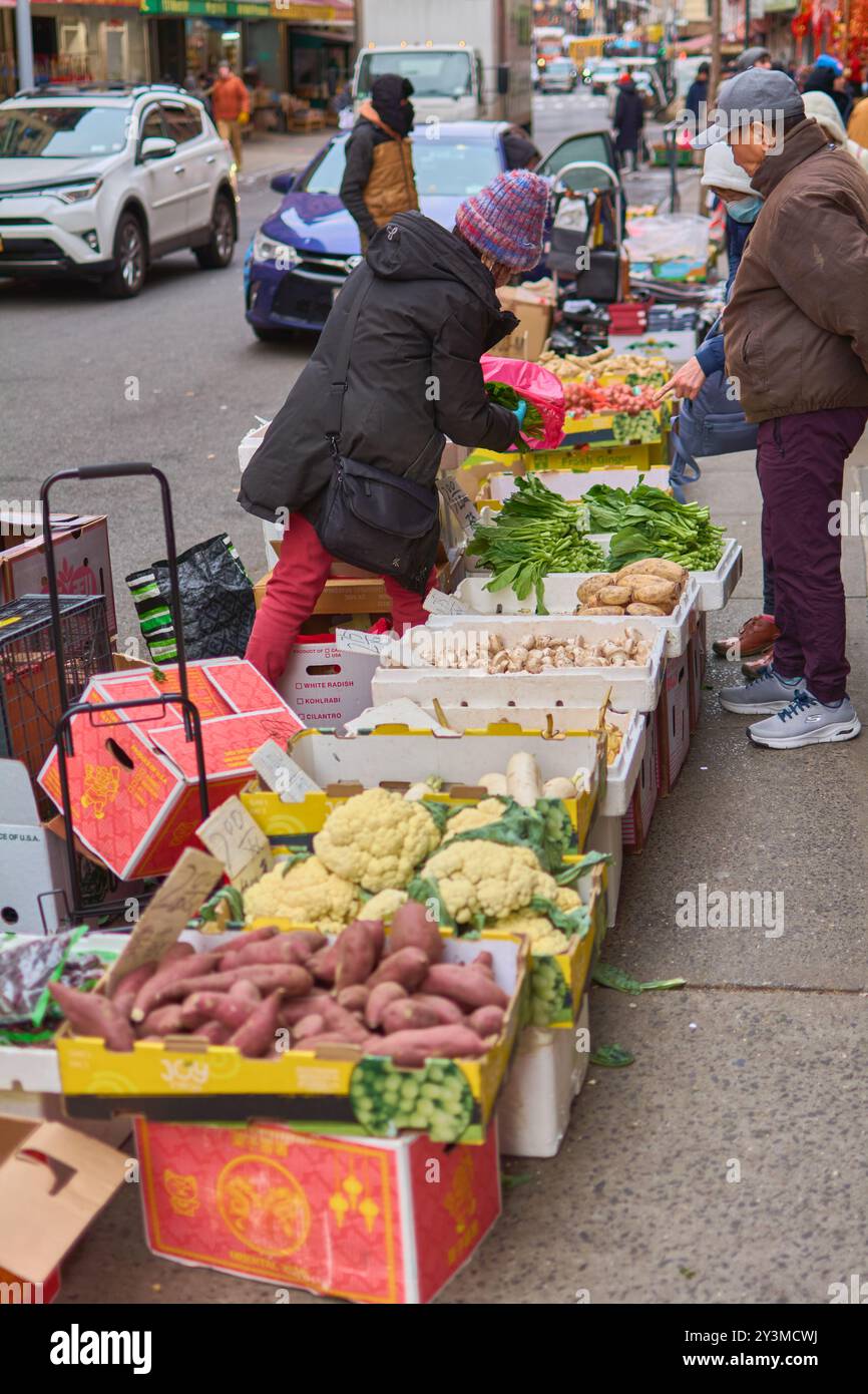 Dynamic acera hi-res stock photography and images - Alamy