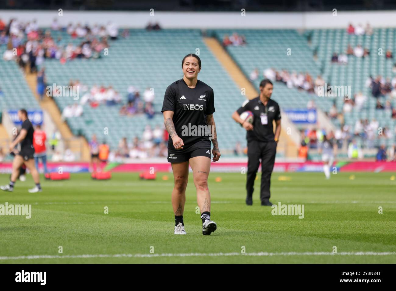 London, UK. 14th Sep, 2024. Katelyn Vahaakolo warming up before the England v New Zealand at Allianz Stadium, Twickenham. UK © ️ Credit: Elsie Kibue/Alamy Live News Stock Photo