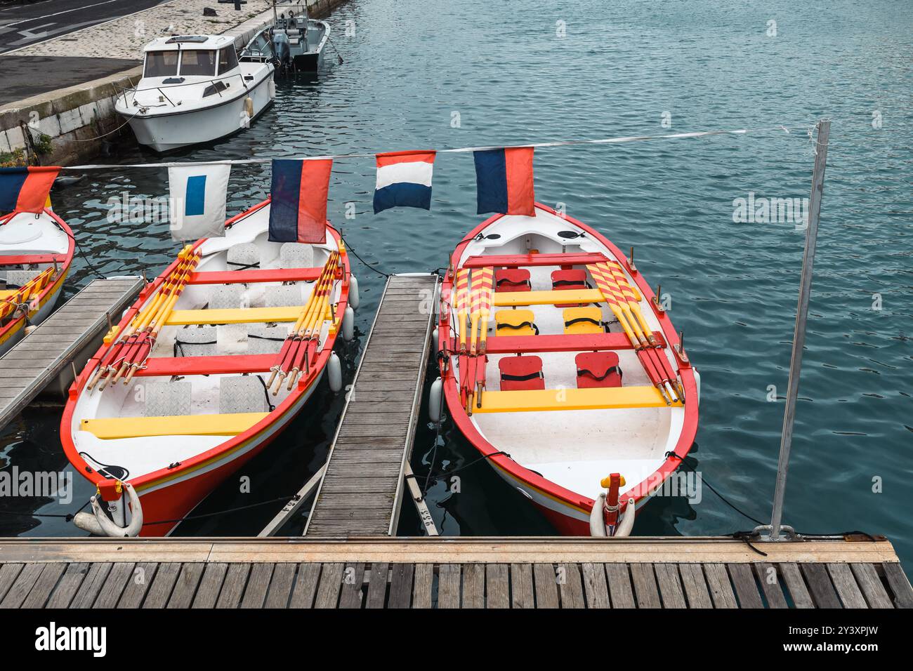Boats in harbor sete docked hi-res stock photography and images - Alamy