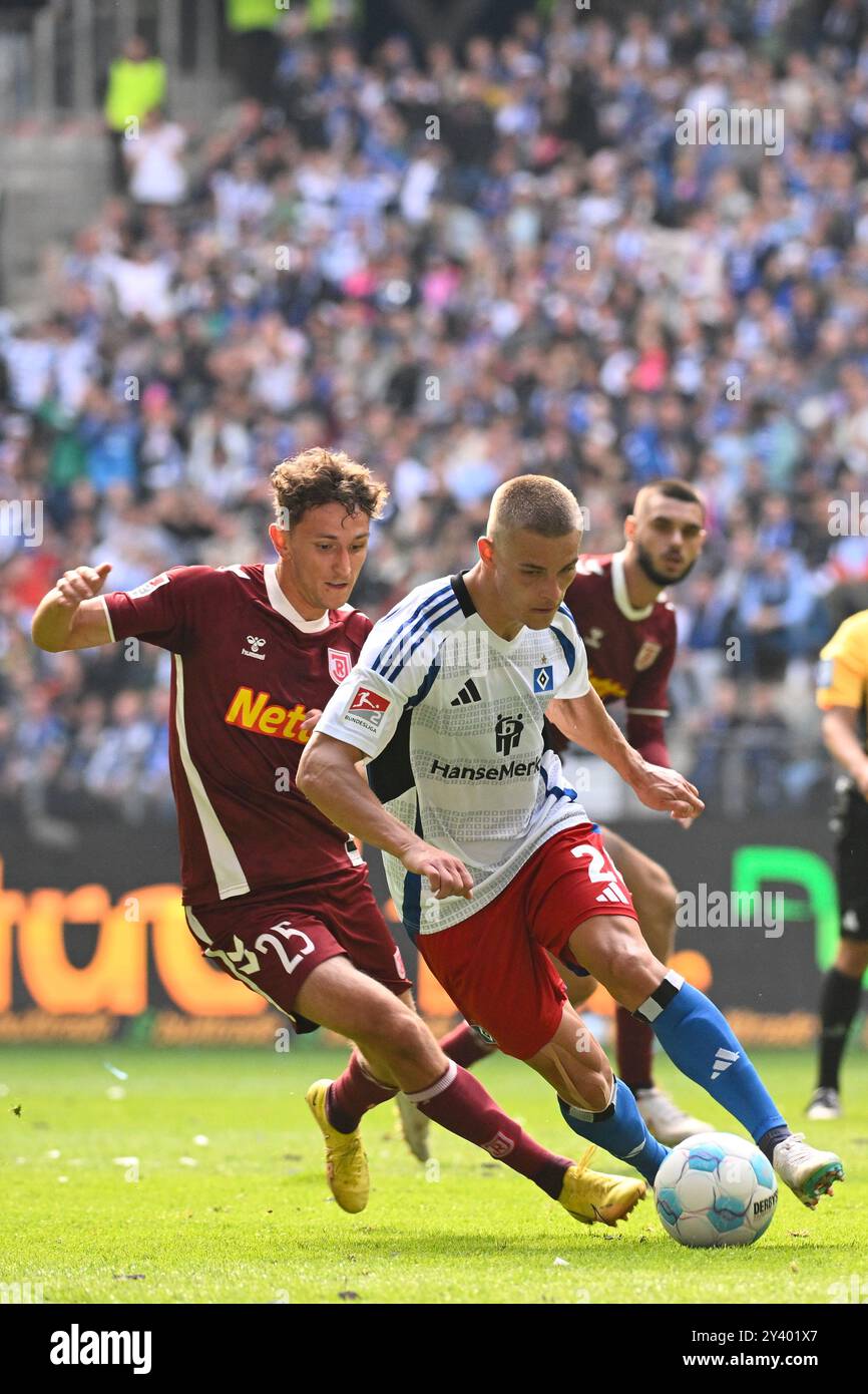 Hamburg, Germany. 15th Sep, 2024. Soccer: Bundesliga 2, Hamburger SV ...