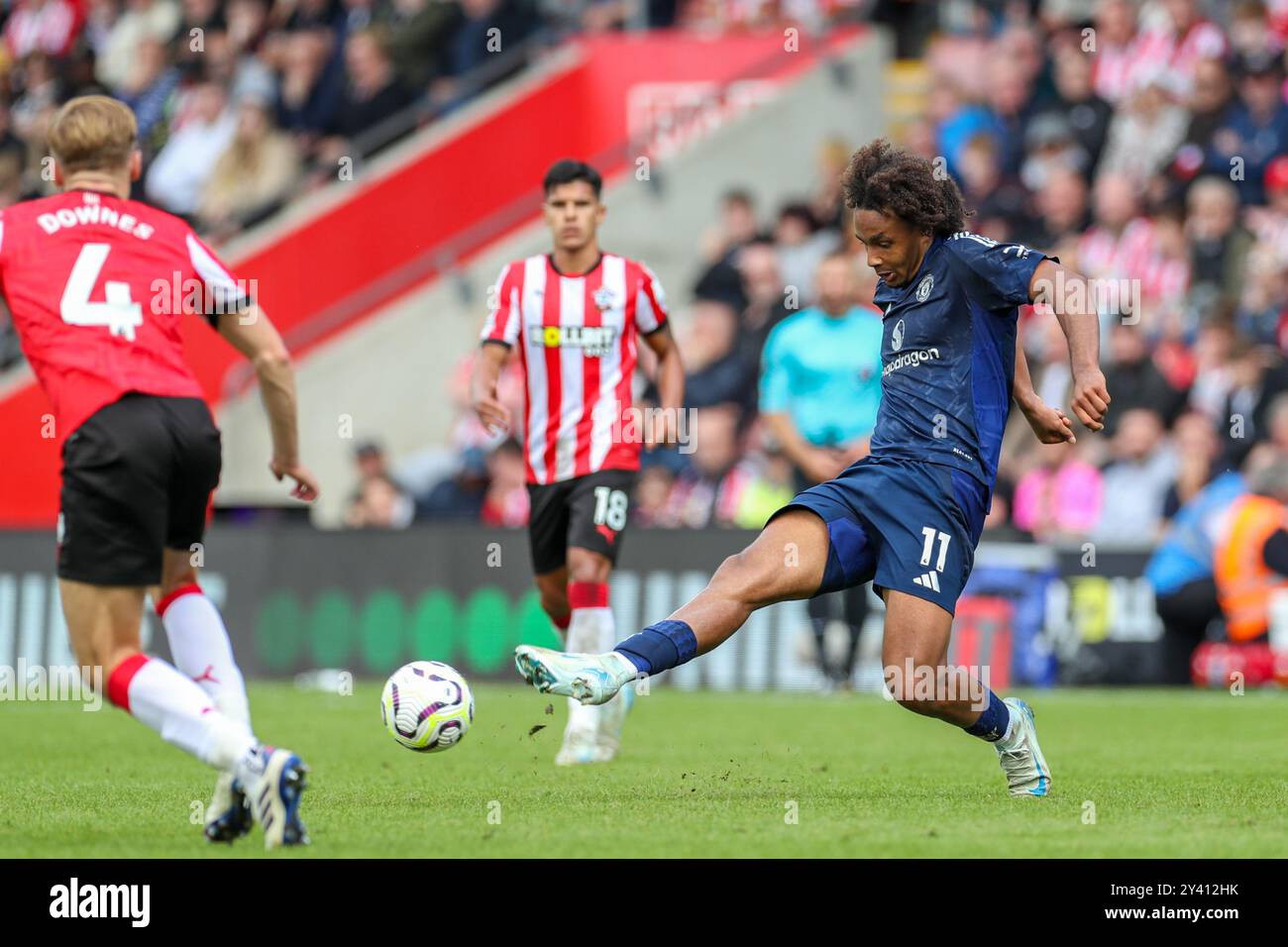 Manchester United forward Joshua Zirkzee (11) in action during the  Southampton FC v Manchester United FC English Premier League match at  St.Mary's Stadium, Southampton, England, United Kingdom on 14 September  2024 Credit:, image size:1300x956