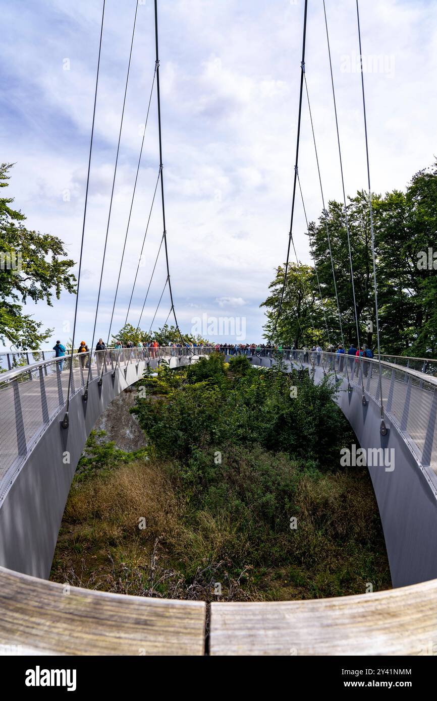 Der Skywalk Königsstuhl an den Kreidefelsen von Rügen ...