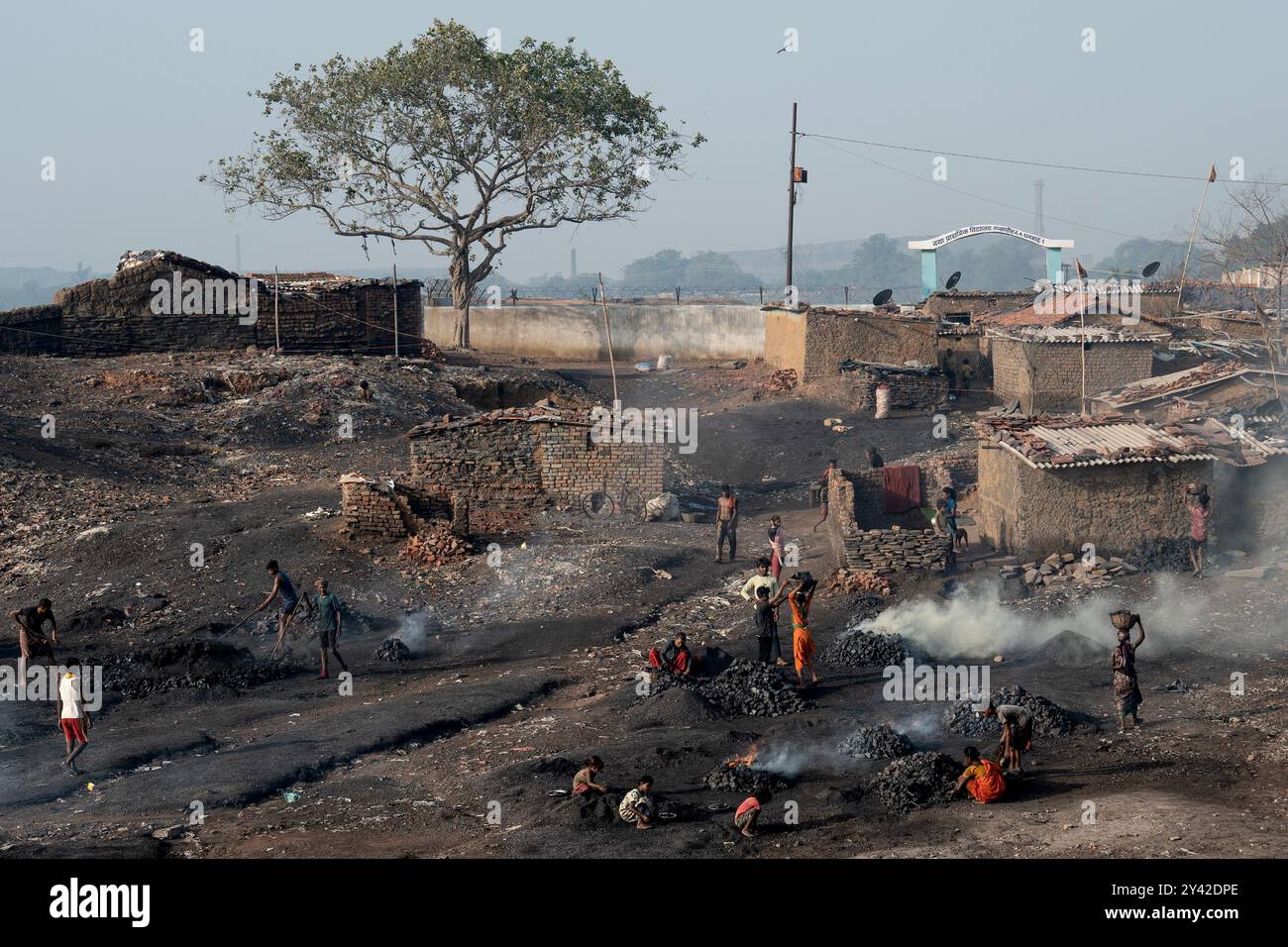 Open cast coal mine india hi-res stock photography and images - Alamy