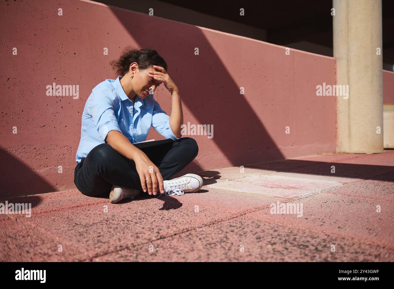 Woman showing signs of stress hi-res stock photography and images - Alamy