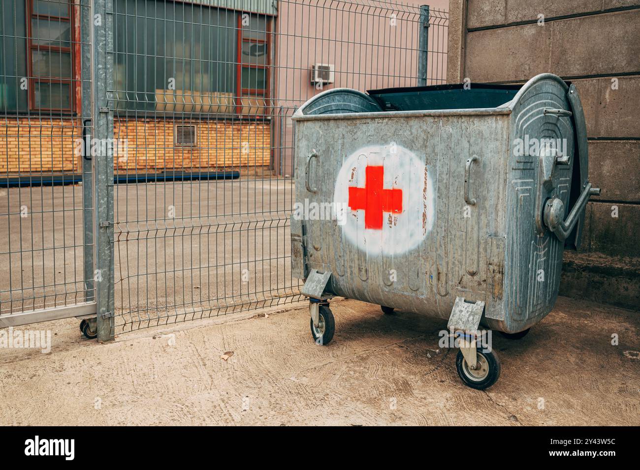 Medical waste garbage bin hi-res stock photography and images - Alamy