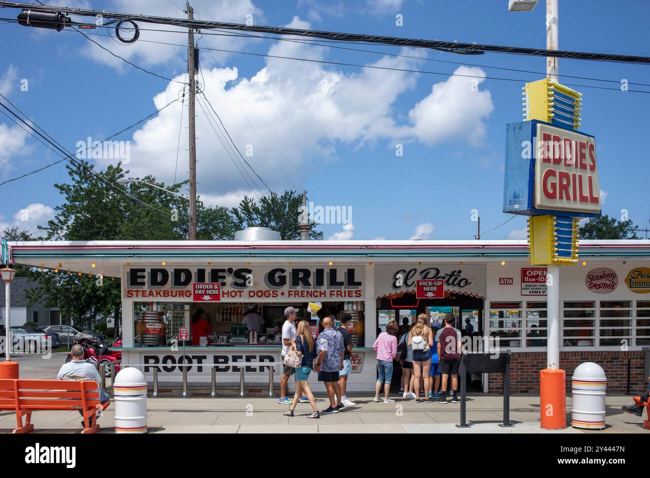 Exterior of Eddie's Grill in Geneva Stock Photo - Alamy