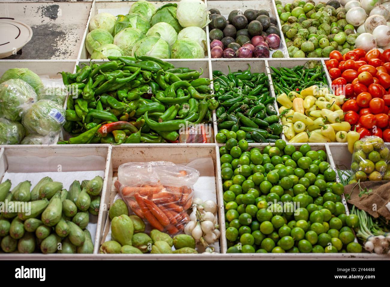 Fresh produce sale mercado hi-res stock photography and images - Alamy