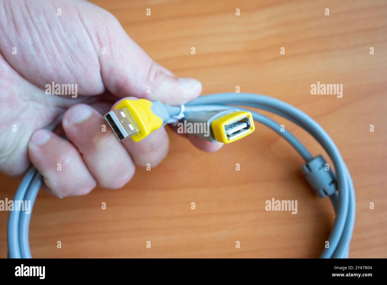 Hand plug power cable computer hi-res stock photography and images - Alamy