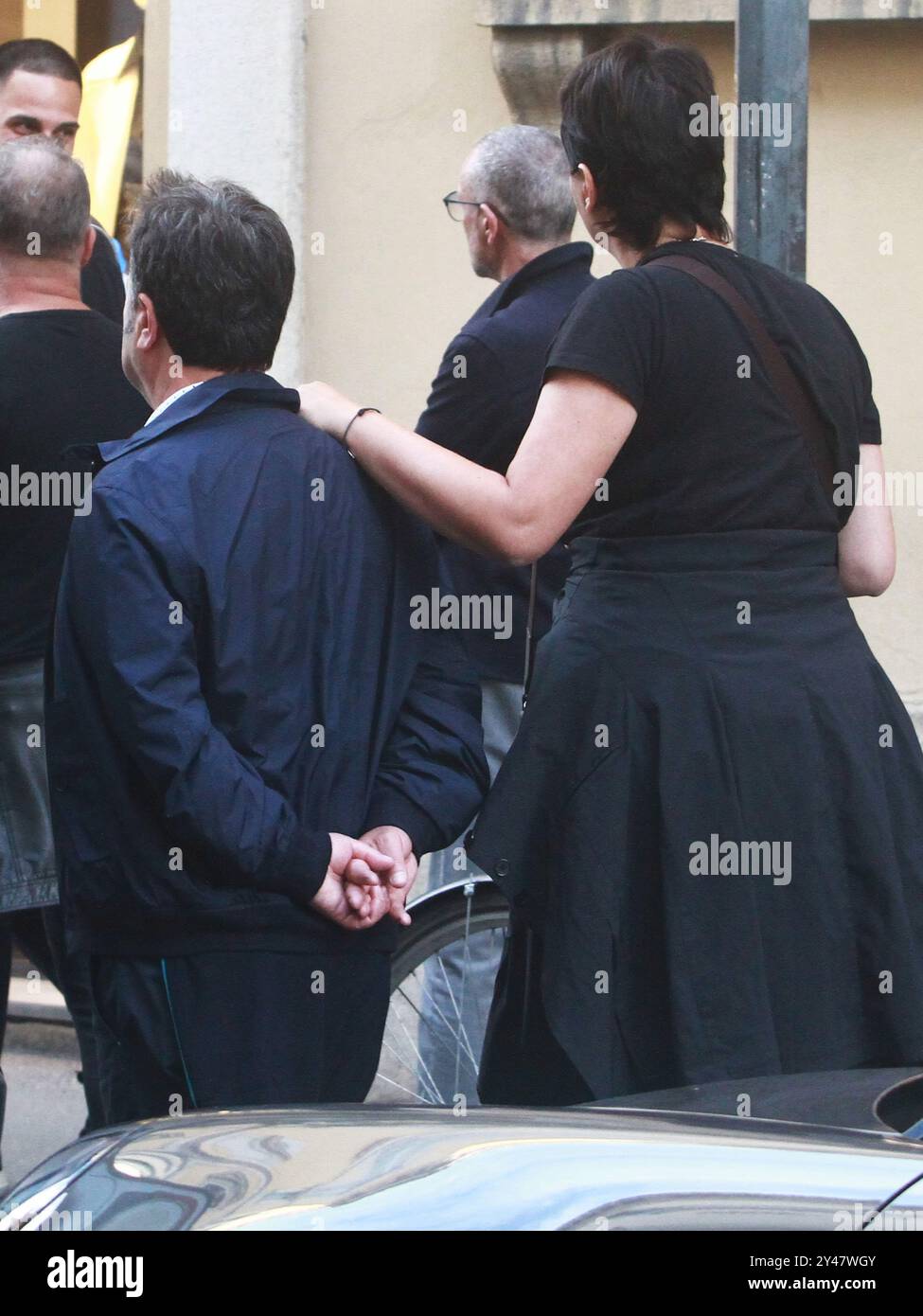 09/16/2024 Milan Ph. Paolo Della Bella The Wizard Forest with his wife Angela walking hand in hand in via Monte Napoleone in Milan. The couple stops with fans for the ritual photos. Stock Photo