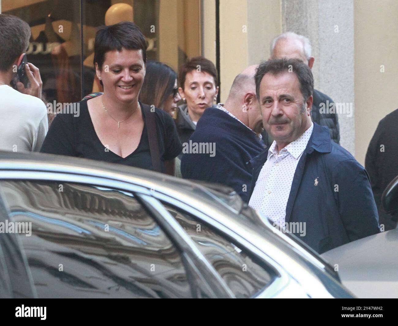 09/16/2024 Milan Ph. Paolo Della Bella The Wizard Forest with his wife Angela walking hand in hand in via Monte Napoleone in Milan. The couple stops with fans for the ritual photos. Stock Photo