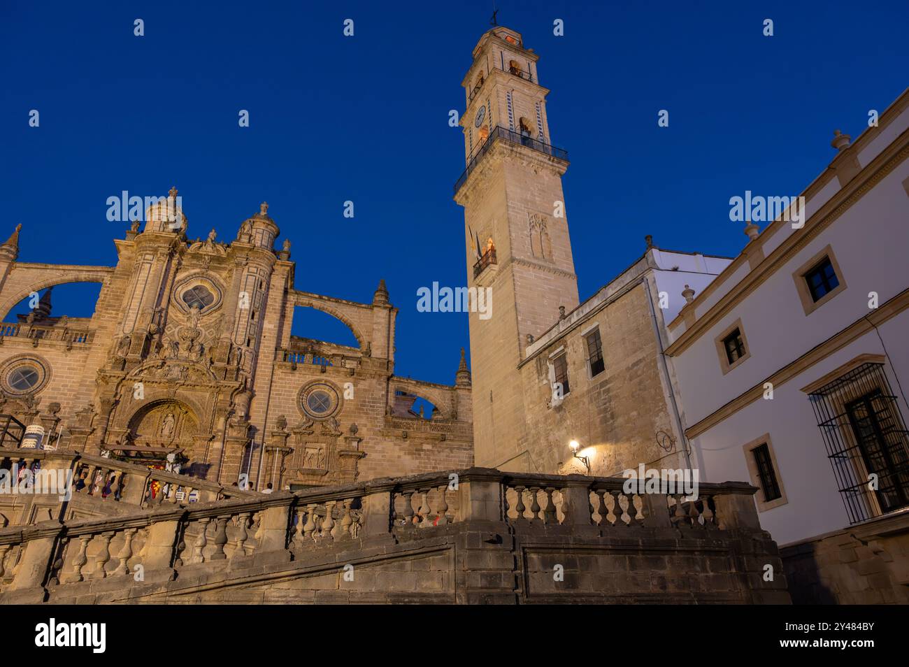 walking-in-old-part-of-jerez-de-la-frontera-sherry-wine-making-town