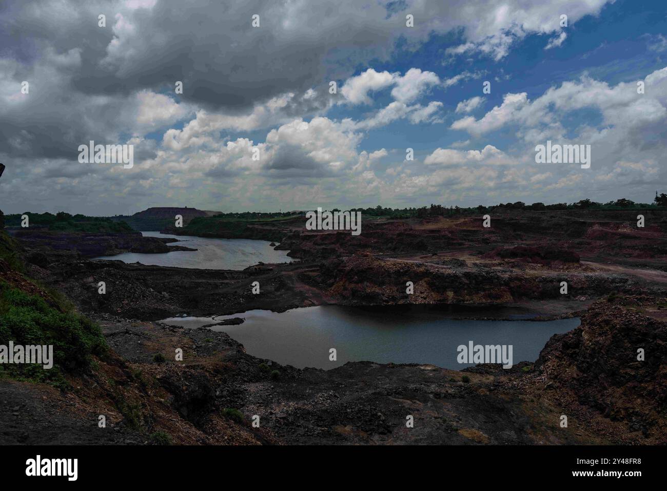Open cast coal mine india hi-res stock photography and images - Alamy