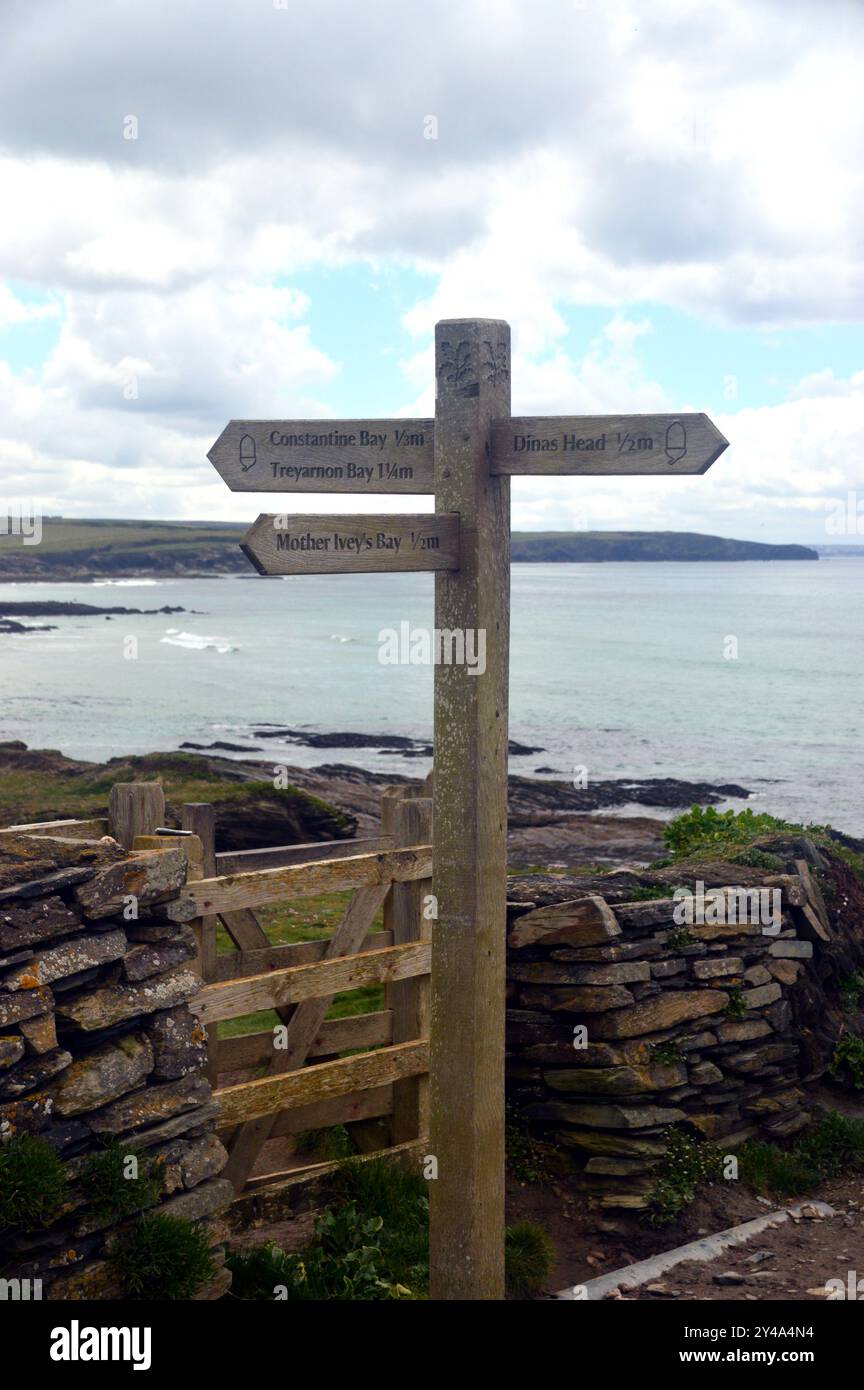 Signpost for Coast Path to Constantine Bay, Treyarnon Bay, Dinas Head ...