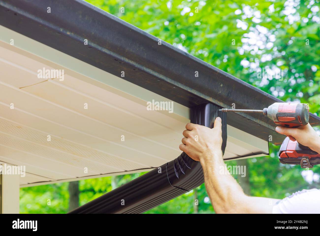 Roof leaks prevention hires stock photography and images Alamy