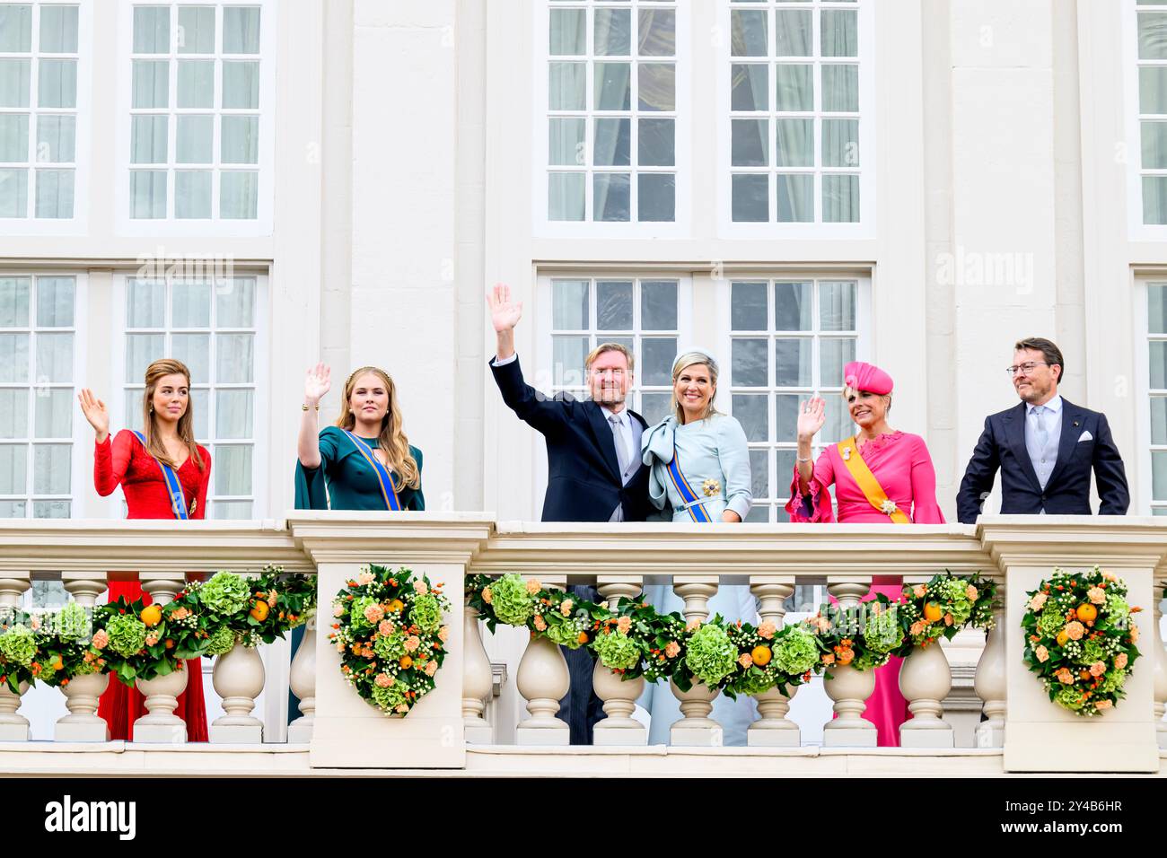 Charvin Sets of Extra-Fine Professional Acrylic Paint | Jerry's Artarama, image size:1300x956