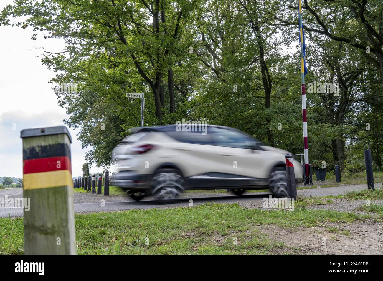 The so-called Green Border, at the former border crossing Grenzweg near Straelen-Kastanienburg and NL Velden, between Germany and the Netherlands, adv Stock Photo