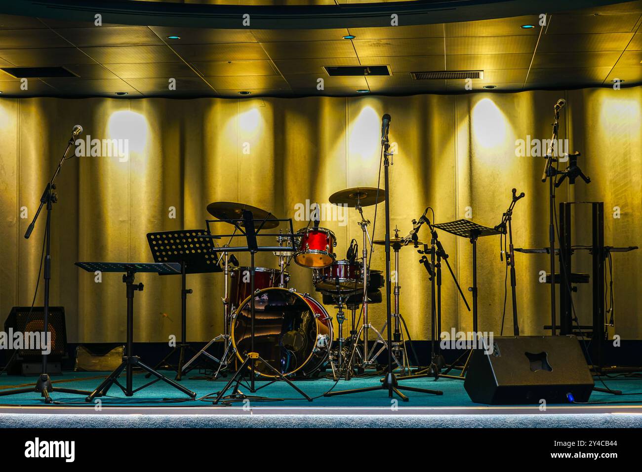 Stage with musical equipment hi-res stock photography and images - Alamy