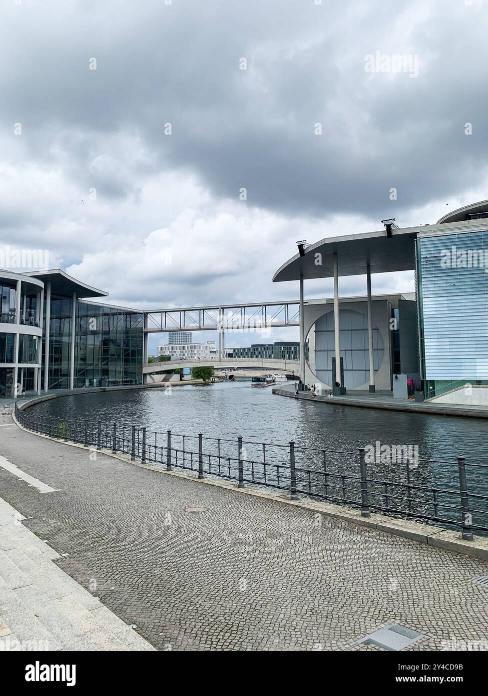 Marie-Elisabeth-Lueders House building and Spree river bank Stock Photo