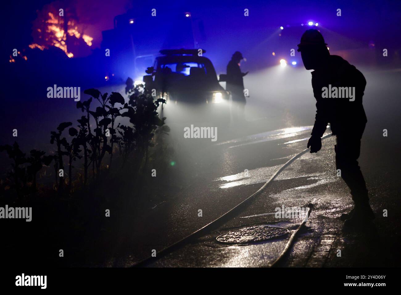 Sever Do Vouga, Portugal. 16th Sep, 2024. Firefighters battle a wildfire during the night in Ribeira de Fráguas, Sever do Vouga (Aveiro). More than 2,000 firefighters battled a wildfire in north of Portugal as officials warned that thousands of hectares were at risk amid soaring temperatures across the country. Credit: SOPA Images Limited/Alamy Live News Stock Photo