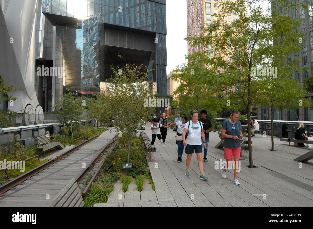 People walk on the High Line in Manhattan, New York City Stock Photo ...