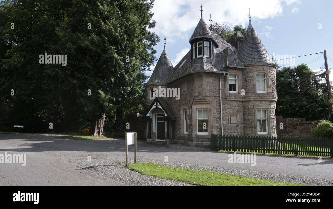 Attractive gatehouse to Atholl Palace Hotel Pitlochry Stock Photo