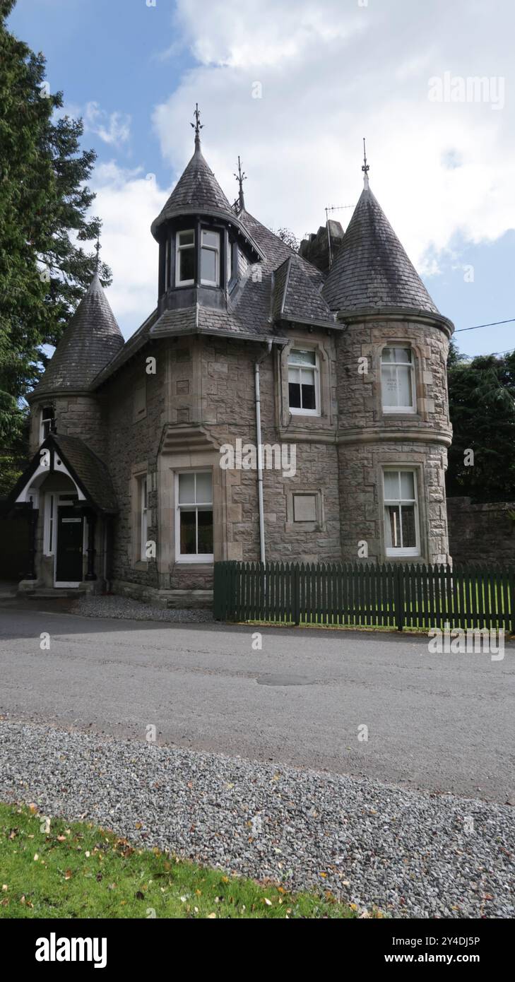 Attractive gatehouse to Atholl Palace Hotel Pitlochry Stock Photo